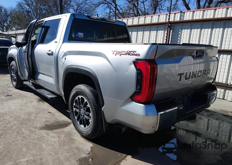 2022 Toyota Tundra Sr5 z USA, uszkodzony, nr VIN 5TFLA5AB6NX012739